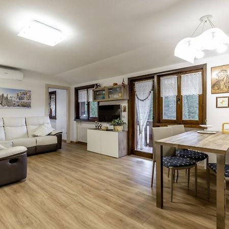 Des Alpes 2 Apartment กานาเซย์ ภายนอก รูปภาพ